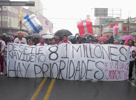 Los inconformes reclaman el costo del desfile y lo consideran innecesario. 