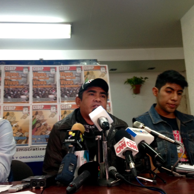 Félix Rosas Rodríguez representante de los padres de familia de los normalistas. 