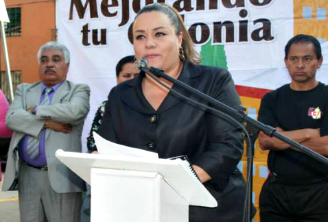 La jefa delegacional en Iztacalco, Elizabeth Mateos, dijo que pese a que en esa demarcación se han sustituido 18 mil luminarias por equipos ahorradore