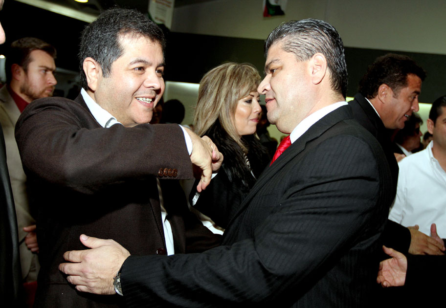 La aparición pública del ex acalde Eduardo Olmos generó sorpresa.
