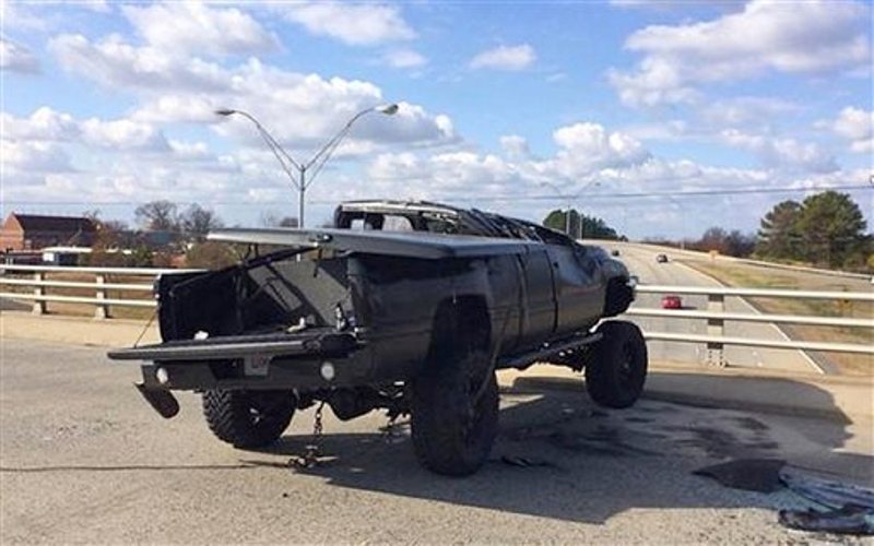 Así quedó la camioneta donde viajaba Newton