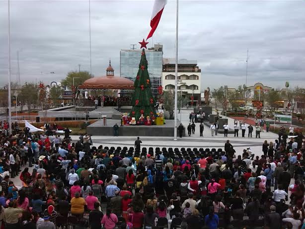 El alcade estuvo acompañado por su familia.