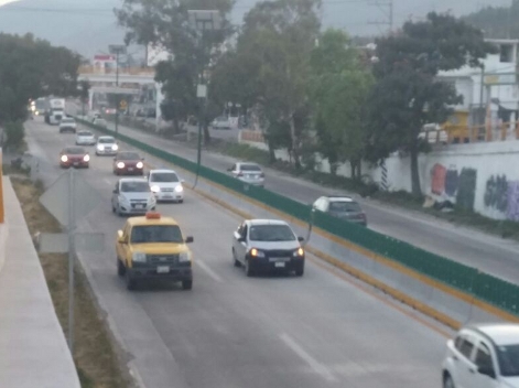 Los cuatro carriles de la Autopista del Sol permanecieron cerrados más de tres horas.