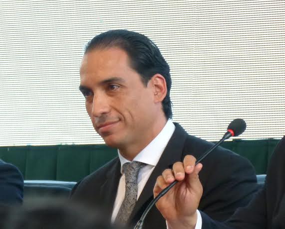 El alcalde se comprometió a dar a conocer gradualmente los proyectos.