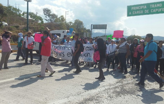 Los estudiantes cerraron la carretera