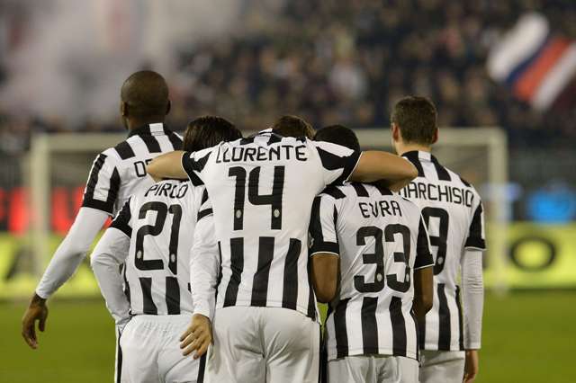 El equipo celebra una anotación 