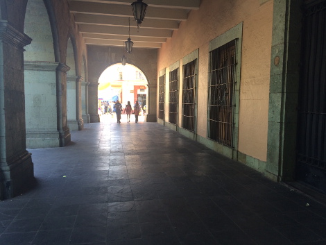 Los pasillos del Palacio de Gobierno se encuentran limpios.