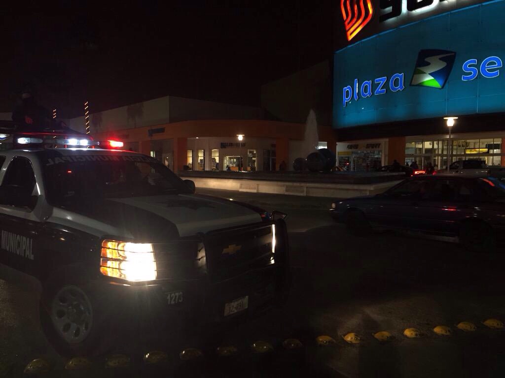 Plaza Sendero de Saltillo.