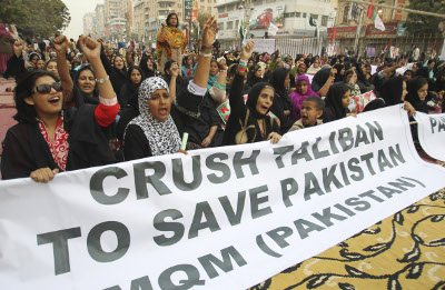 Tras el ataque a una escuela que dejó un saldo de 149 muertes, el primer ministro de Pakistán levantó la moratoria sobre la pena de muerte.
