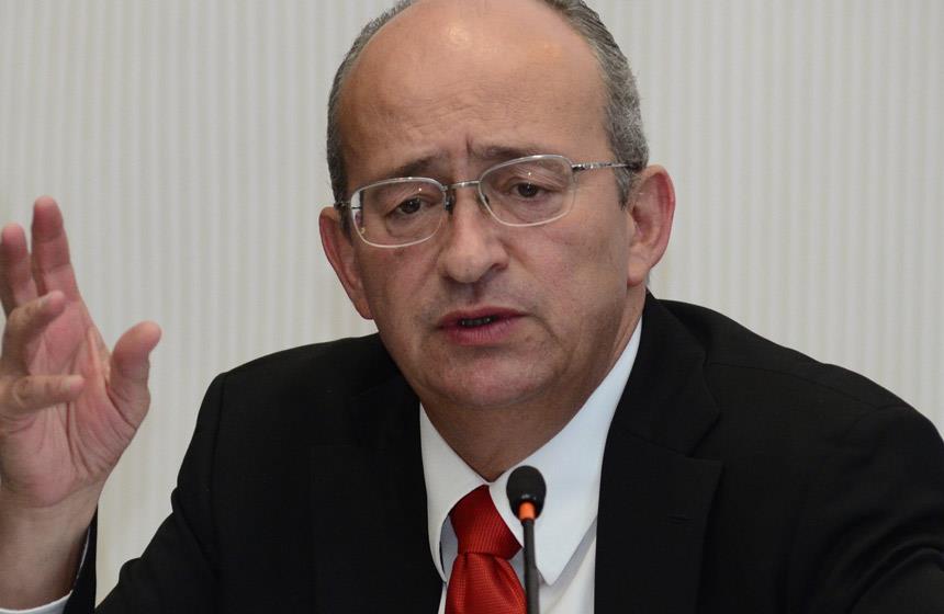 Ismael Ramos Flores, Secretario de Finanzas del Estado.