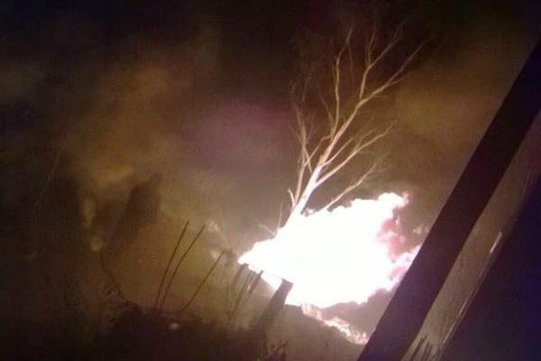 Familias que viven en Urbi Villas, en el municipio de Huehuetoca, fueron desalojadas tras la explosión.
