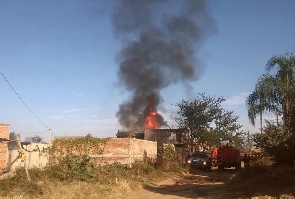El incendio se registró en la colonia Santibañez en Tlaquepaque