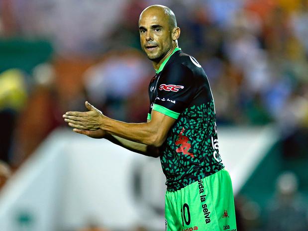 Carlos Ochoa, se mostró feliz por llegar al club que un día fue su acérrimo rival en la ciudad de Guadalajara