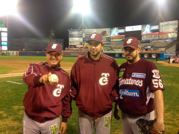 Campos , Valdez y Villareal; pitchers de Tomateros 