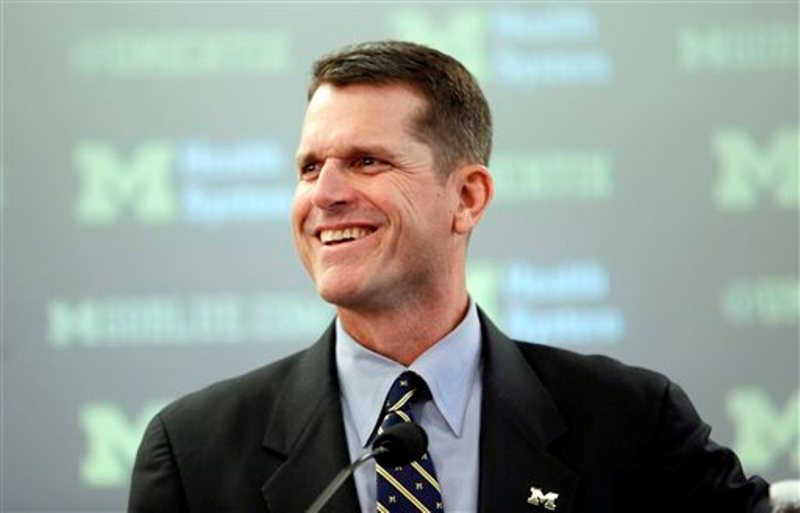 Jim Harbaugh, en su presentación como coach de la Universidad de Michigan