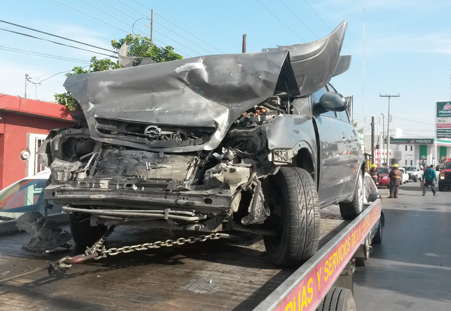 El conductor del Corsa fue arrestado por la Policía Municipal, ya que fue señalado por el delito de lesiones y conducción en estado inconveniente.