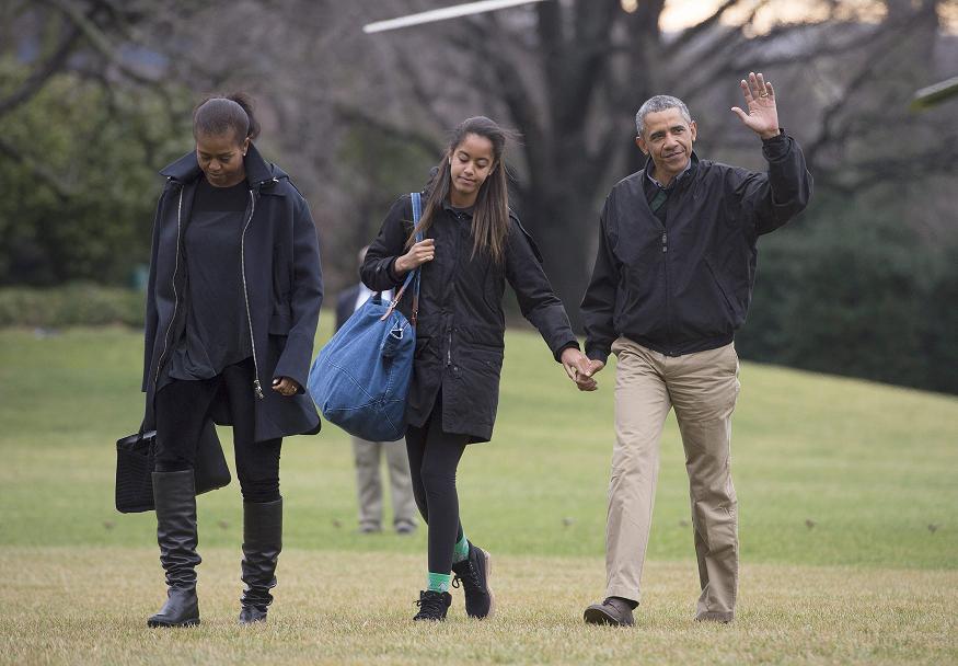 La familia Obama regresó esta tarde a Washington.