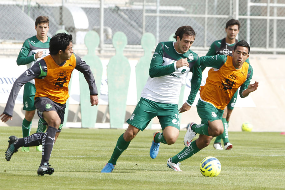Carlos Izquierdoz portará con orgullo la insignia de capitán.