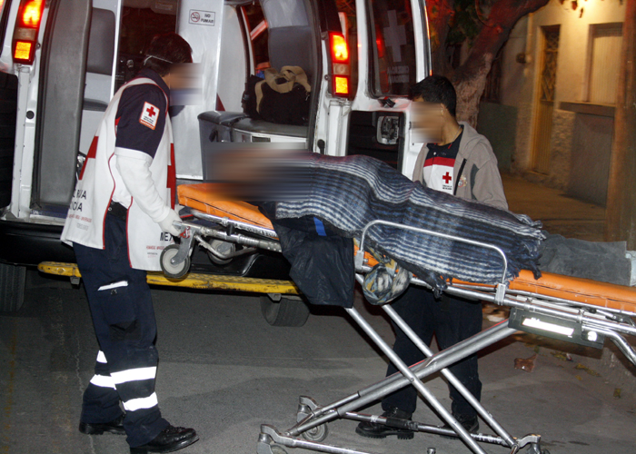 La joven fue trasladada por la Cruz Roja al ISSSTE de Lerdo.