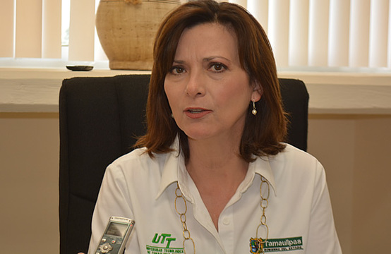 María Esther Camargo, rectora de la Universidad Tecnológica de Tamaulipas Norte.