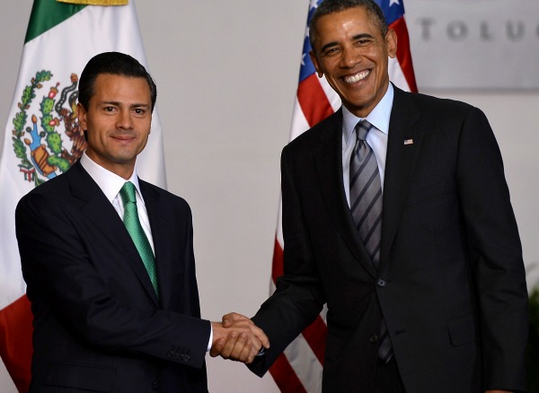 El Presidente asistirá a un almuerzo en la Casa Blanca con el presidente Barack Obama mañana.