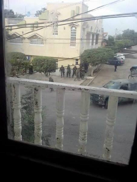 Los soldados recuperaron el palacio municipal.