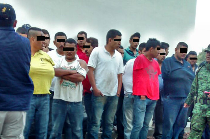 Personal de la PGJE, custodiado por militares, realizaron la evaluación médica y toma huellas dactilares, con el fin de hacer las hojas de identificac