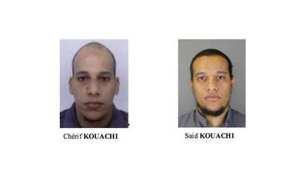 La policía de Francia difundió la fotografía de los dos atacantes que aún están prófugos.