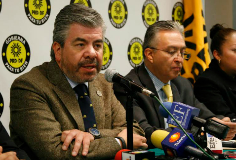 Raúl Flores, presidente del PRD capitalino, informó los requisitos que deben cubrir los precandidatos a diputados locales y jefes delegacionales.