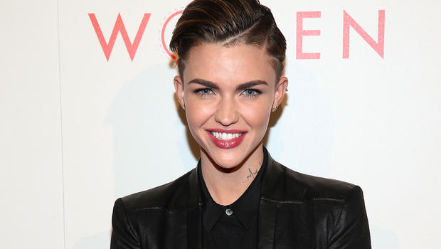 Ruby Rose dará vida a Stella Carlin. 