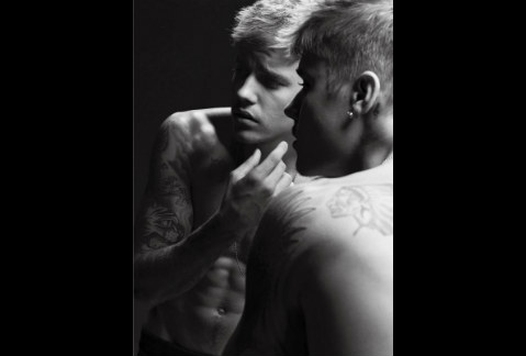 Karl Lagerfeld entrevistó y fotografió al joven Bieber para V Magazine