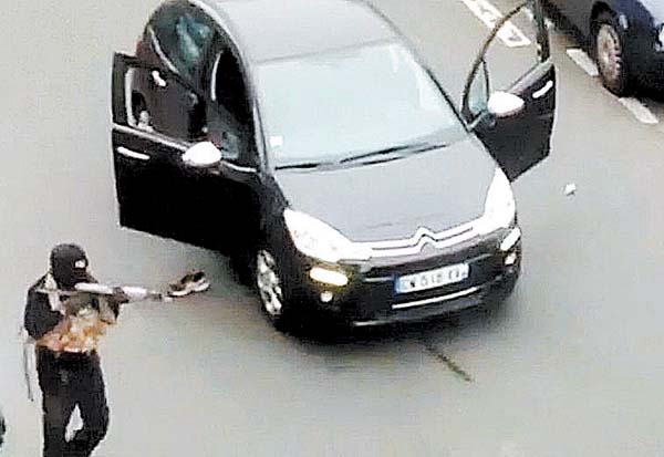 Los islamistas dispararon al grito de “¡Hemos vengado al profeta!”.