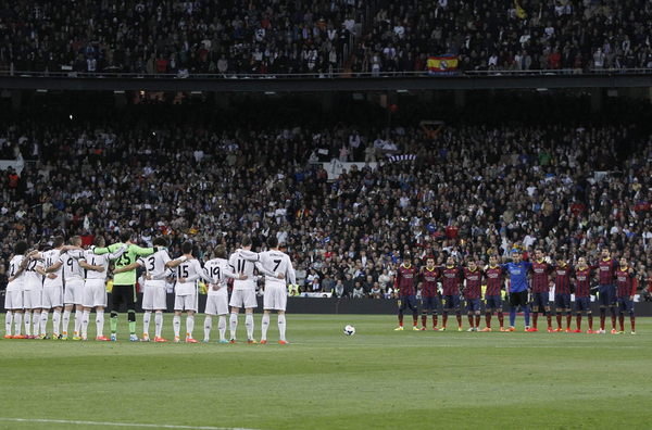 Minuto de silencio entre el Real Madrid vs Barcelona 