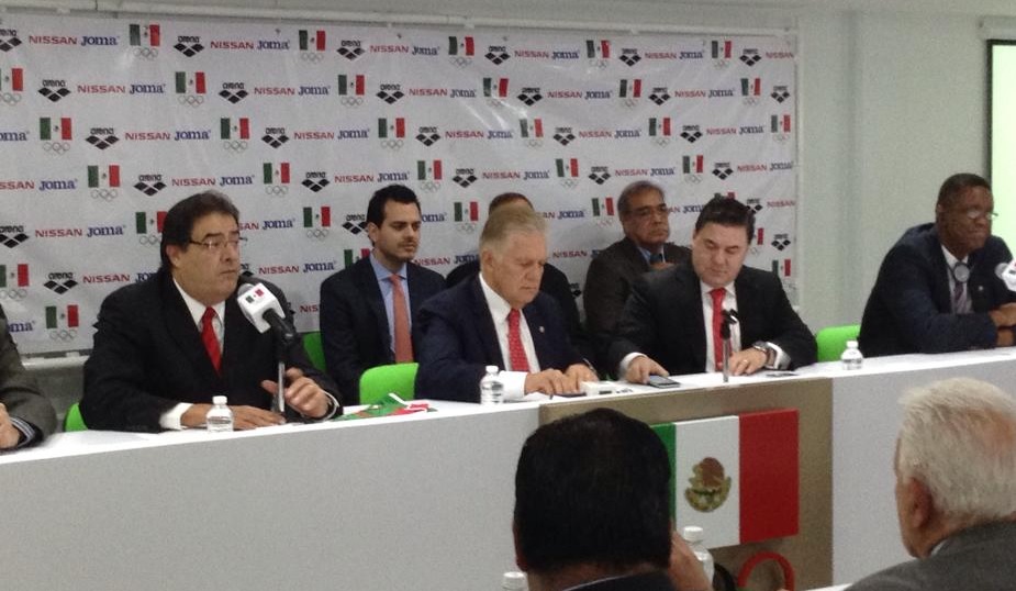 Los presidentes de LNBP, COM y CONADE en la presentación de Bill Cartwright