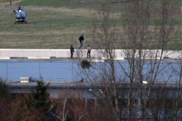 Los dos sospechosos del atentado contra Charlie Hebdo murieron en una ofensiva de la policía francesa.