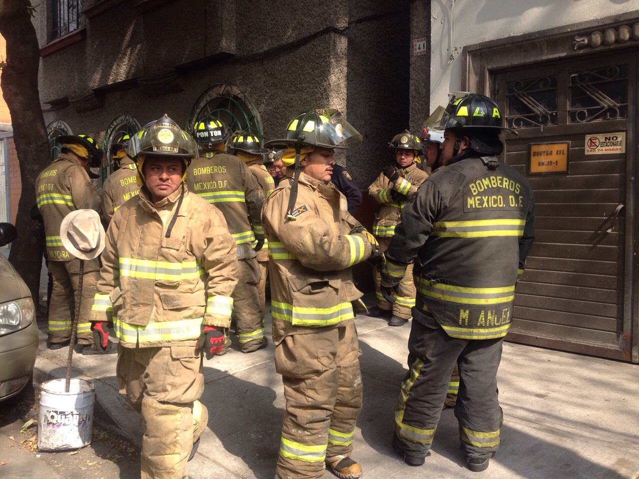 En la zona se desplegó un fuerte operativo de bomberos, protección civil y policías de la Secretaría de Seguridad Pública del DF.  