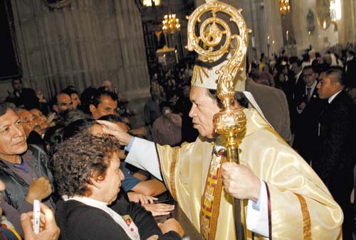 Norberto Rivera, cardenal primado de México.