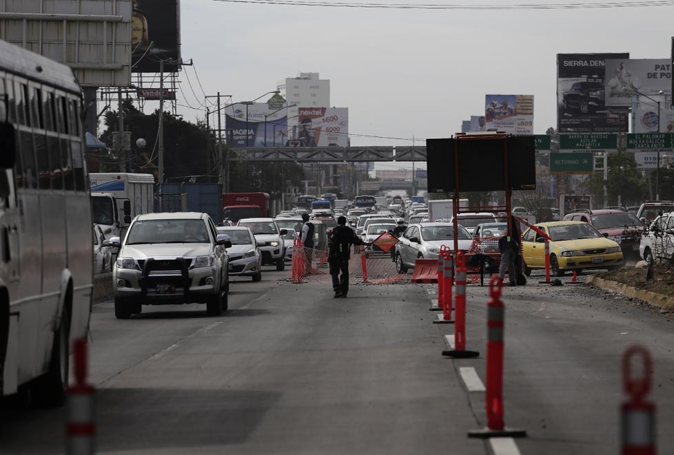 Repavimentación en López Mateos genera congestionamiento vial 