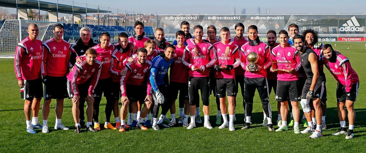 Cristiano Ronaldo compartió su trofeo la plantilla