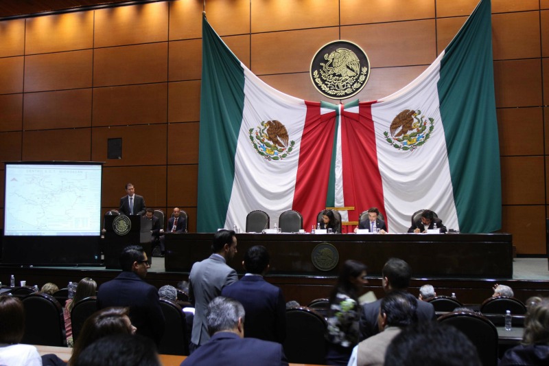 “Ustedes declararon muerto al máximo líder” de Los Caballeros Templarios, culpó Castillo a legisladores del PAN.