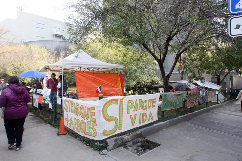 La protesta se mantiene.