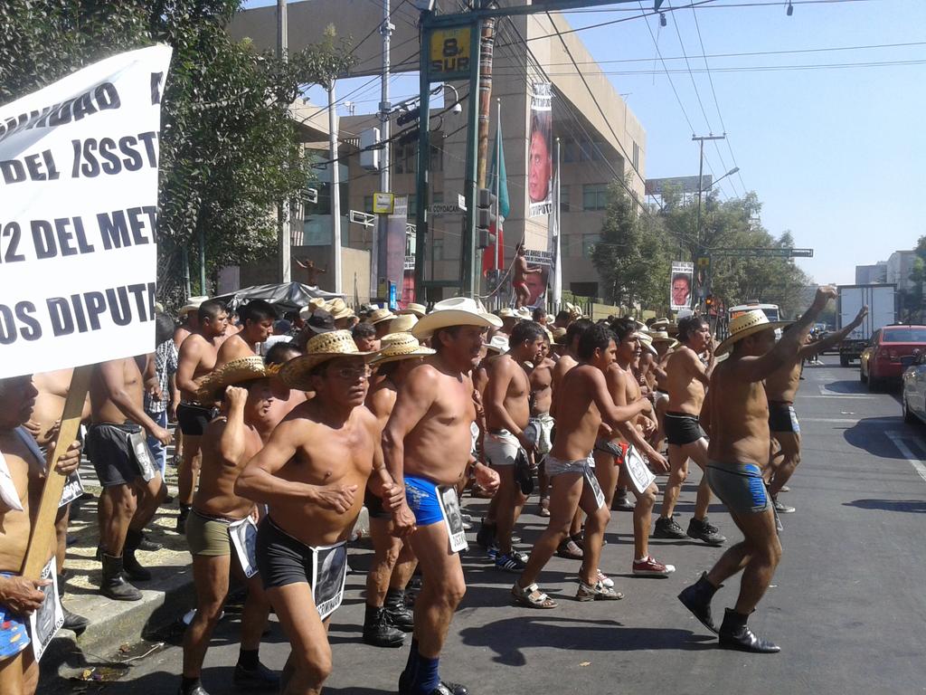 Los manifestantes no afectan la vialidad 