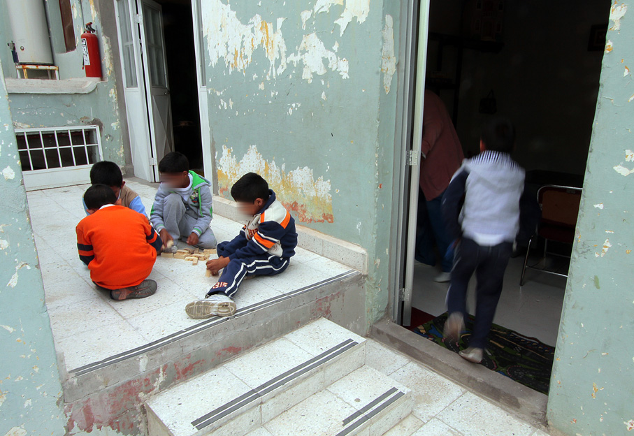 En las brigadas en colonias se busca regularizar la situación de identidad en los niños.