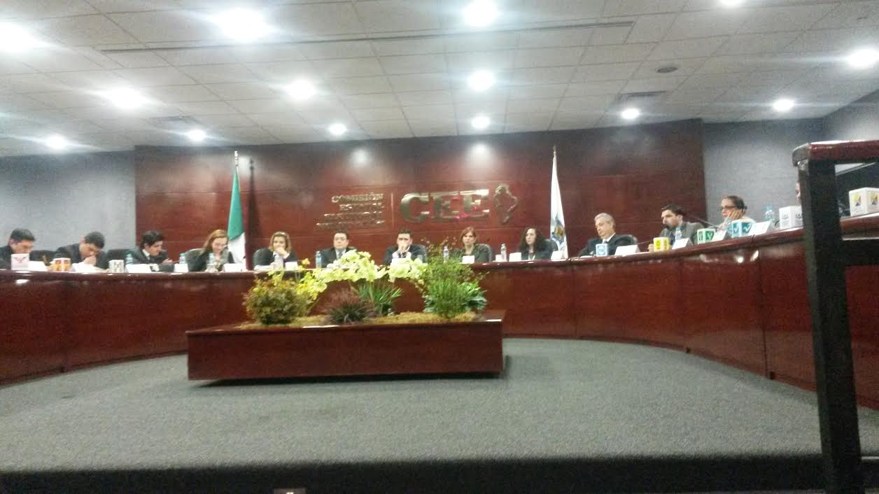 El pasado 20 de diciembre, los integrantes del Consejo General de la CEE habían estipulado que, para garantizar este principio, las planillas a los Ay