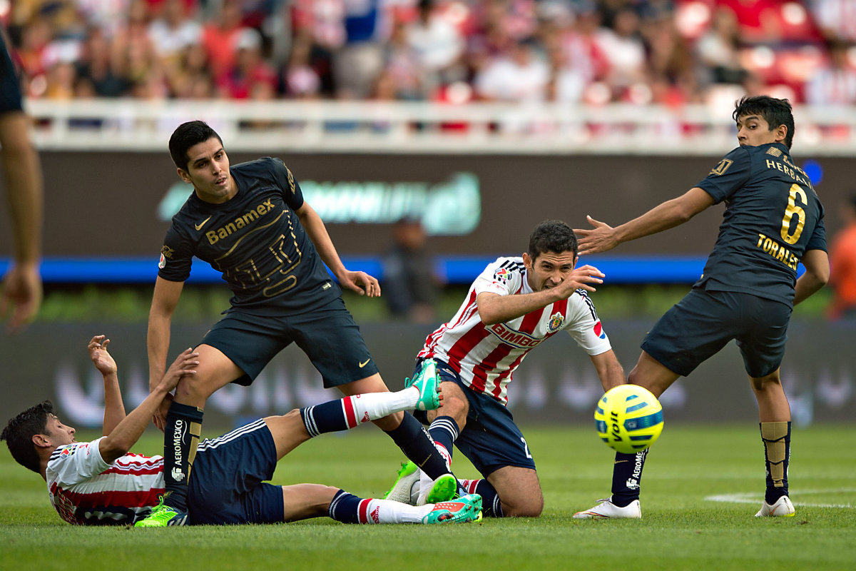 David Cabrera frente a Chivas 