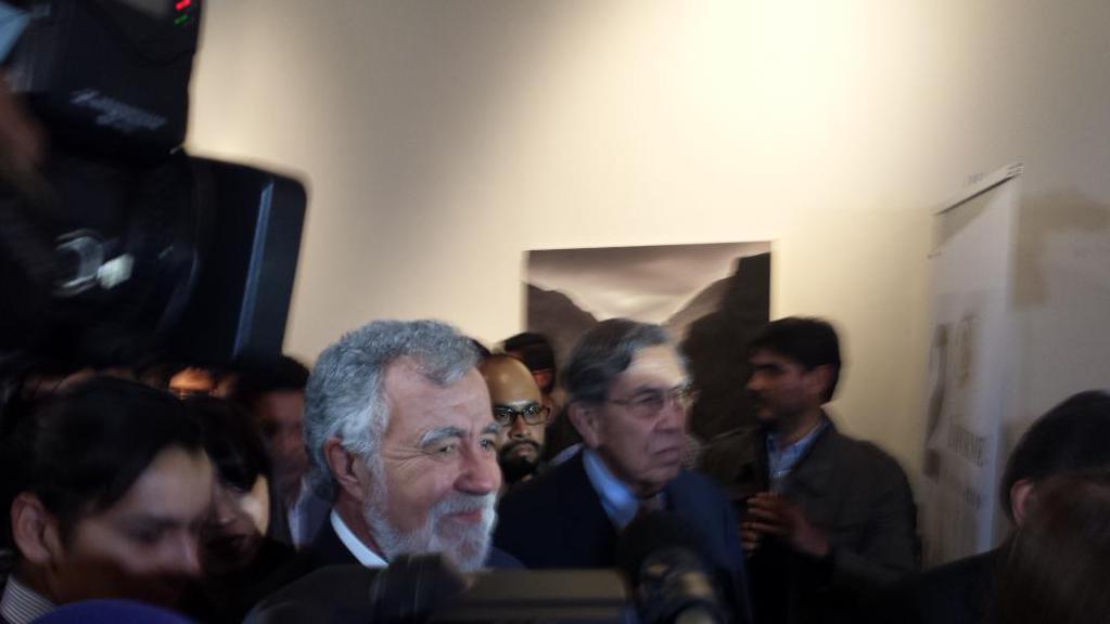 Alejandro Encinas llegó acompañado de Cuauhtémoc Cárdenas.