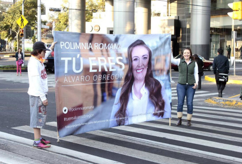 La diputada local perredista Polimnia Romana encontró una nueva forma de promover su precandidatura a diputada federal.