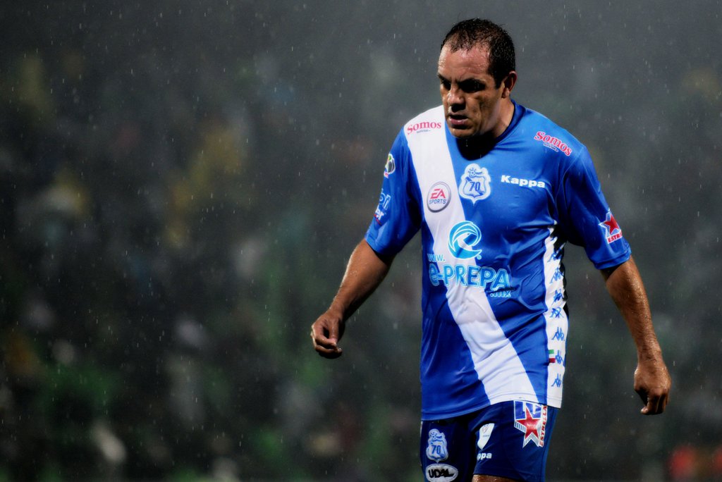 El 'Cuau' deberá decidir entre la política o seguir jugando futbol 