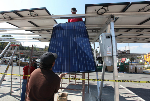 Además de generar energía limpia, los paneles solares significarán ahorros en energía eléctrica de 1.5 millones de pesos al año a la delegación Miguel