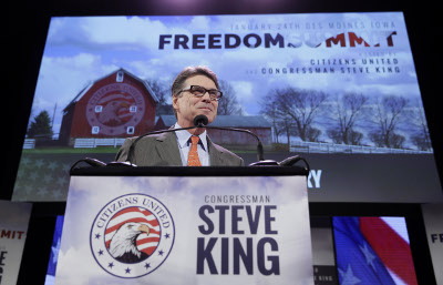 El exgobernador de Texas, Rick Perry, durante su participación en la Cumbre de la Libertad de Iowa.
